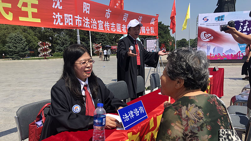 律師現(xiàn)場(chǎng)解答百姓法律問(wèn)題