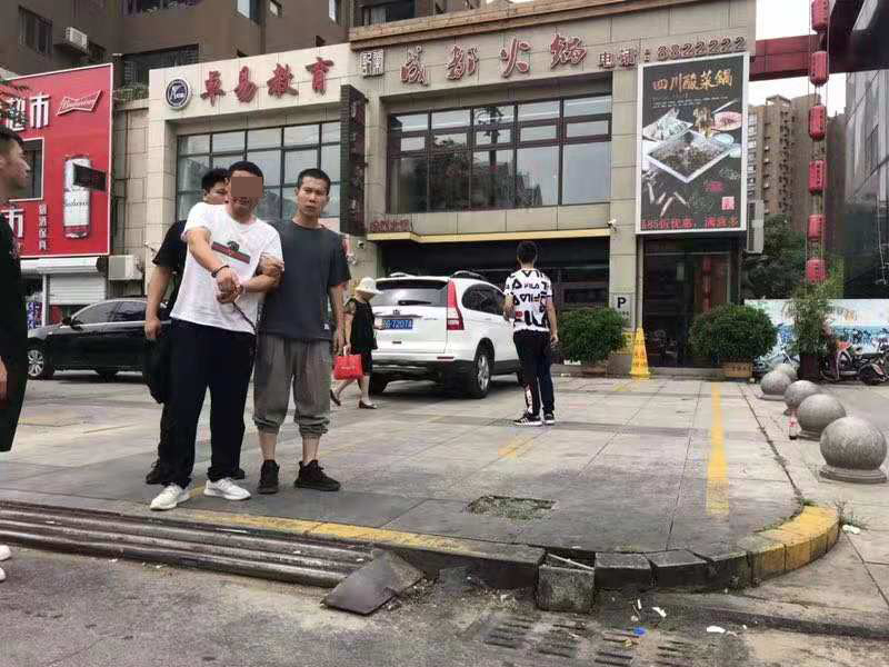 停車轉(zhuǎn)移尸體地點