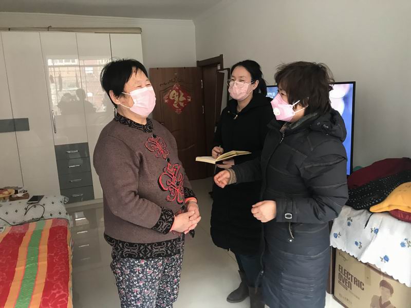 深入居民家中進(jìn)行地毯式摸排、登記