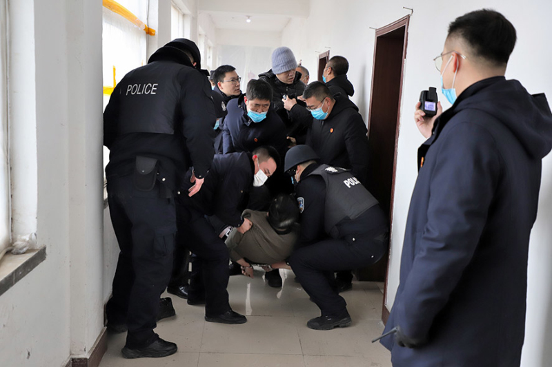 凌海市法院對一起金融借款合同糾紛案開展強制執(zhí)行。