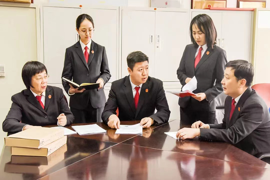 沈陽中院聯(lián)合復(fù)核考評組審查“五化”及示范法庭申報材料