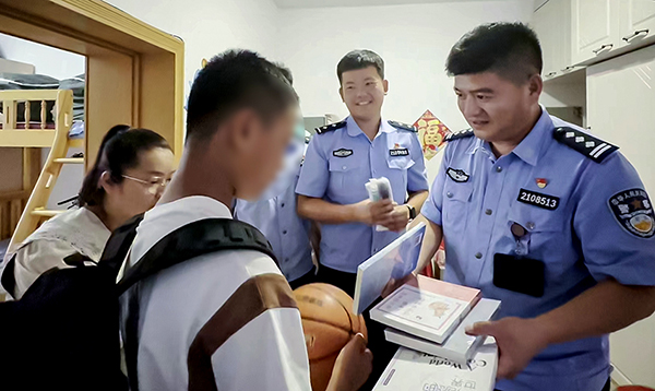 圖7，李長征走訪戒毒人員家屬