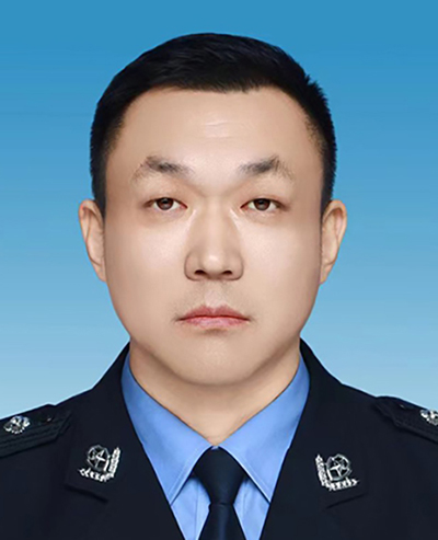 盤錦市雙臺子區(qū)副區(qū)長、雙臺子公安分局黨委書記、局長佟百軍