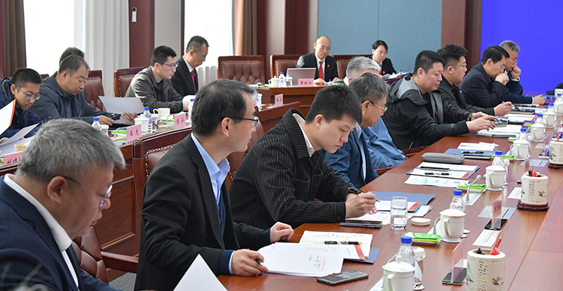 座談會(huì)上，企業(yè)家代表踴躍發(fā)言