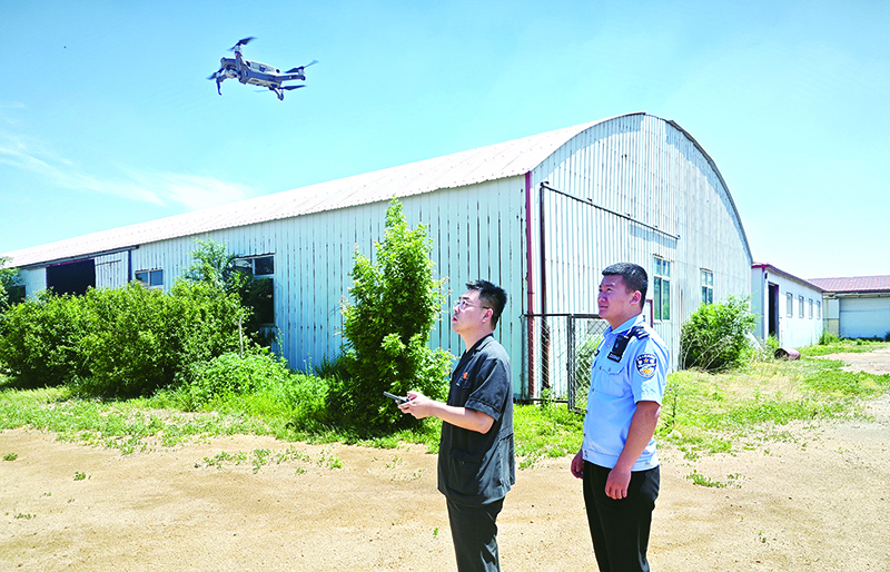 執(zhí)行法官采用無人機勘察案涉廠房及工業(yè)用地、周圍建筑情況